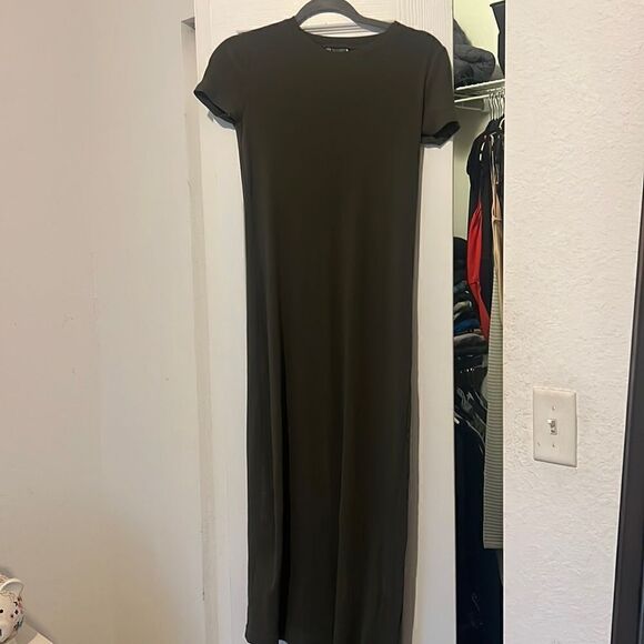 ZARA Maxi Dress - Size XS - Worn ONCE - Excellent Condition DARK GREEN DRESS - Picture 1 of 3